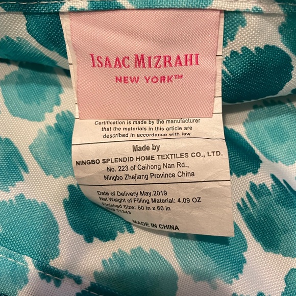 ISAAC MIZRAHI Reversible Water Repellent Picnic Blanket with Matching Tote - Picture 3 of 9